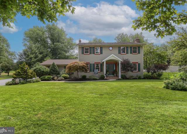 Property at 104 Maple Ln, Lebanon, PA 17042, 4 beds, 2.5 baths