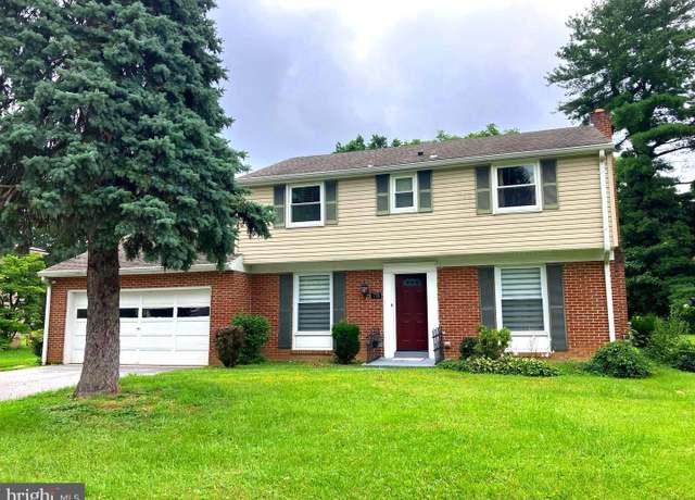 Property at 770 Colonial Ave, York, PA 17403, 4 beds, 2.5 baths