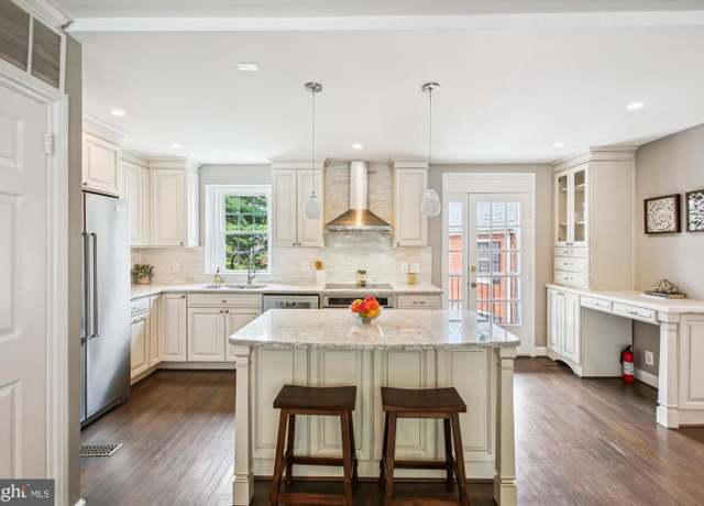 Property at 2802 S Columbus St Unit A2, Arlington, VA 22206, 2 beds, 2 baths