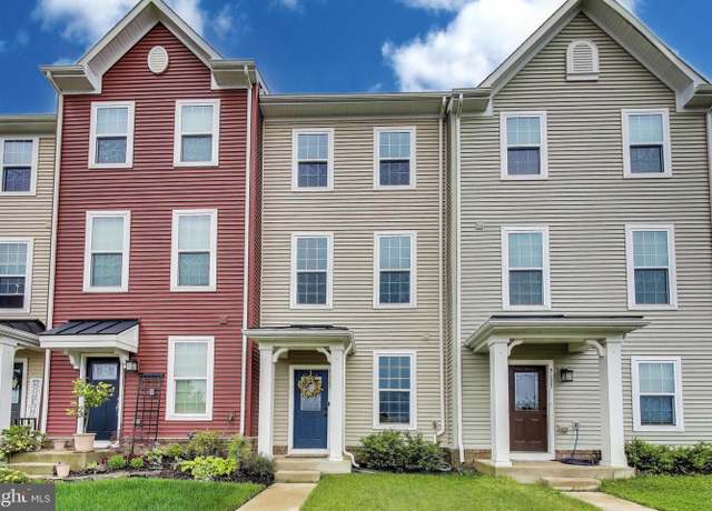 Property at 5125 Penn St, Bealeton, VA 22712, 2 beds, 2.5 baths