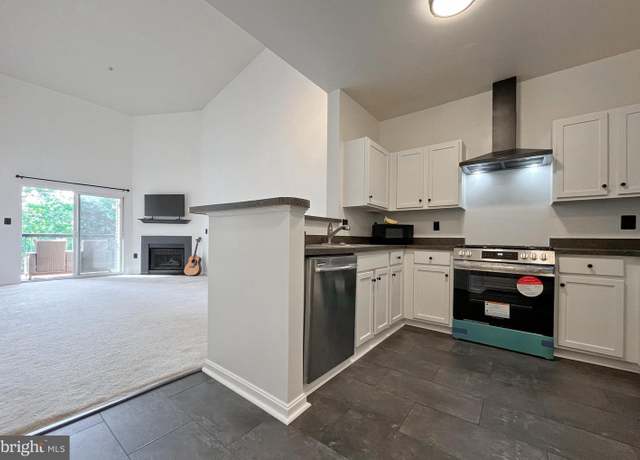 Property at 5170-M William Colin Ct, Centreville, VA 20120, 1 bed, 1 bath