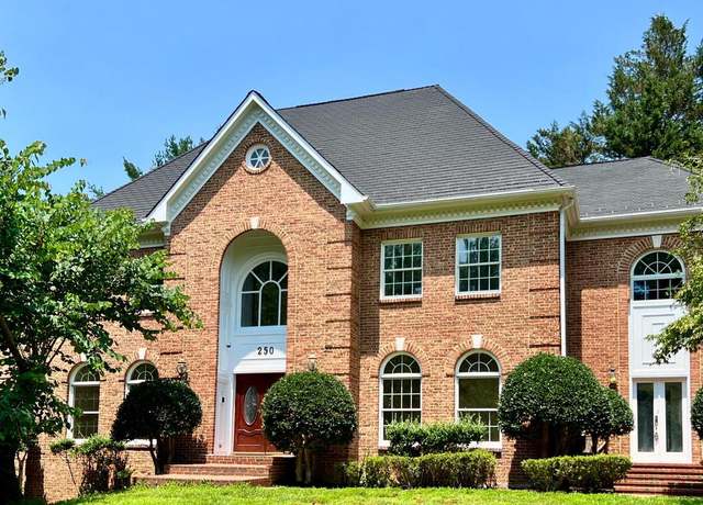 Property at 250 Golden Woods Ct, Great Falls, VA 22066, 5 beds, 4.5 baths
