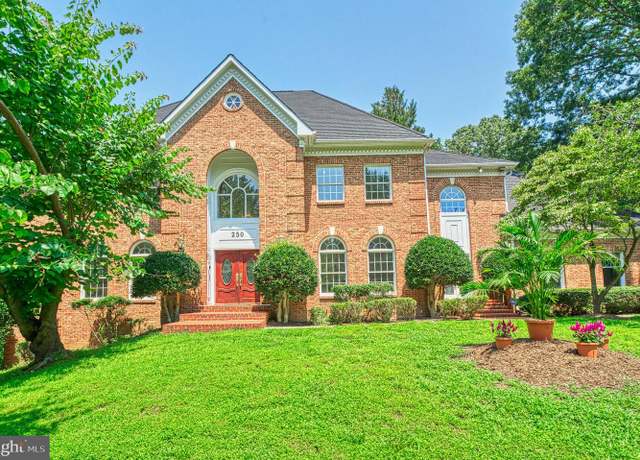 Property at 250 Golden Woods Ct, Great Falls, VA 22066, 5 beds, 4.5 baths