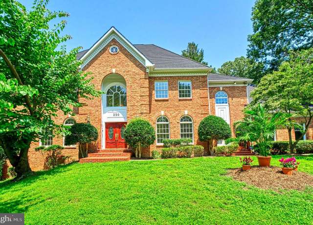 Property at 250 Golden Woods Ct, Great Falls, VA 22066, 5 beds, 4.5 baths