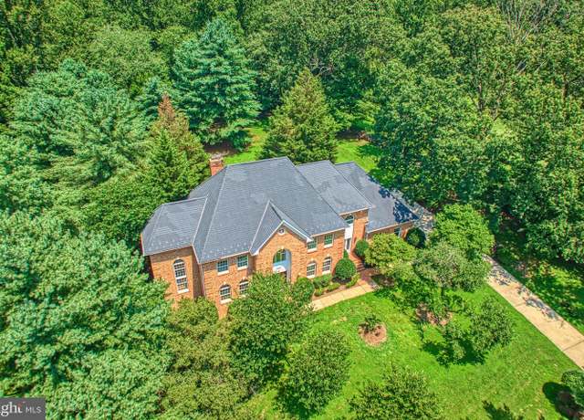 Property at 250 Golden Woods Ct, Great Falls, VA 22066, 5 beds, 4.5 baths