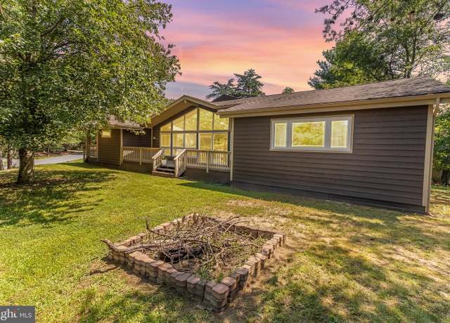 Property at 26 Pathfinder Ln, Hedgesville, WV 25427, 4 beds, 3 baths