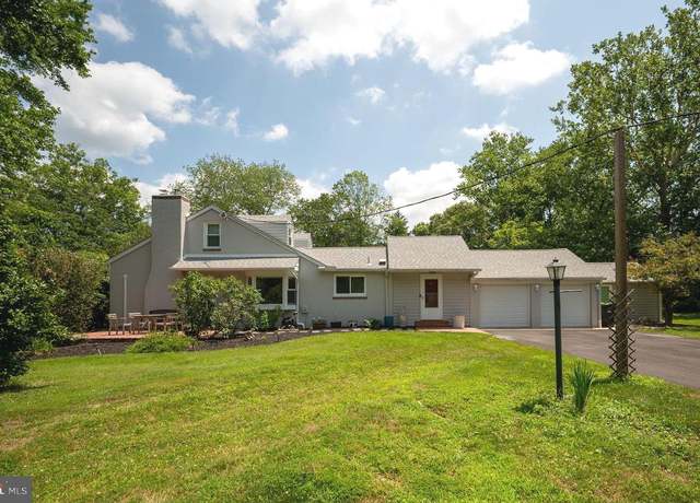 Property at 1005 Lakeside Dr, Newark, DE 19711, 4 beds, 2 baths