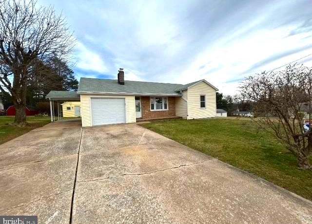 Property at 7345 2nd Ave, Sykesville, MD 21784, 2 beds, 1 bath
