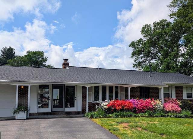 Property at 7112 Mill Run Dr, Derwood, MD 20855, 4 beds, 3 baths