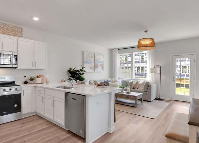 Property at 105 Corolla Dr, Egg Harbor Township, NJ 08234, 3 beds, 2.5 baths