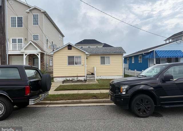 Property at 407 W 19th Ave, Wildwood, NJ 08260, 2 beds, 1 bath