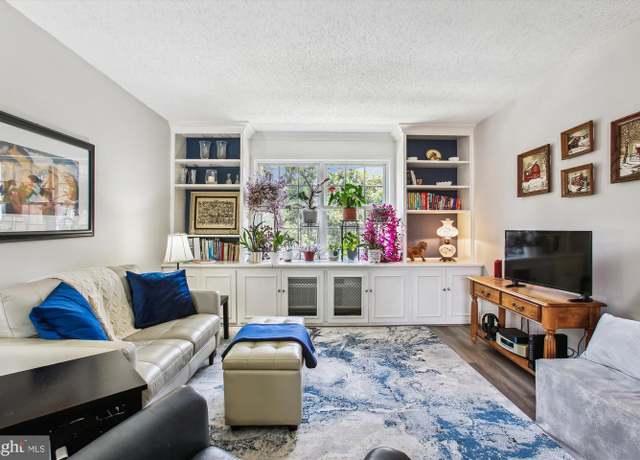 Property at 1612 W Abingdon Dr #202, Alexandria, VA 22314, 1 bed, 1 bath