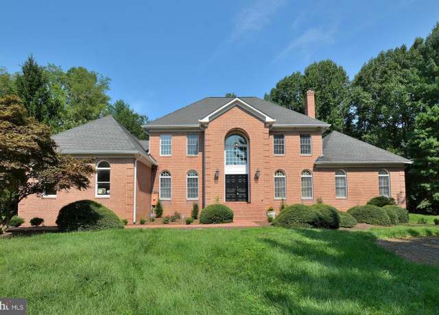 Property at 10190 Akhtamar Dr, Great Falls, VA 22066, 5 beds, 4.5 baths