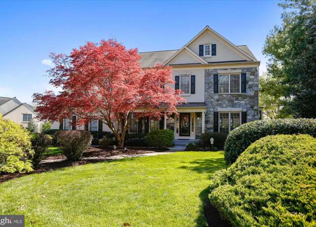Property at 9617 Savannah Crossing Ct, Vienna, VA 22182, 5 beds, 4.5 baths