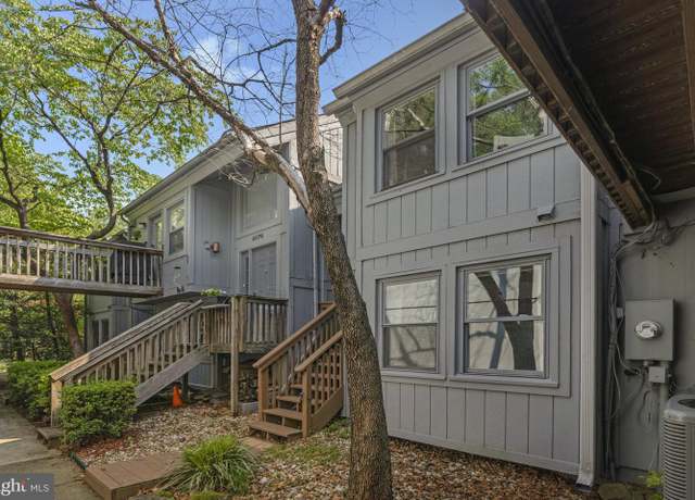 Property at 11174 Glade Dr, Reston, VA 20191, 5 beds, 4.5 baths