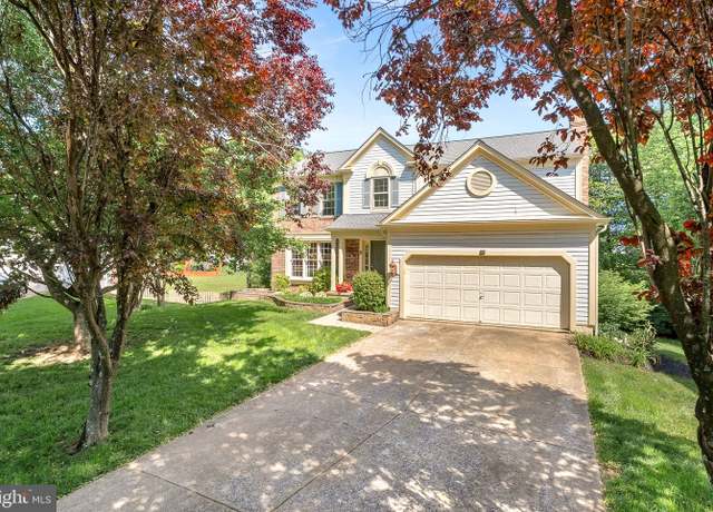 Property at 703 Amber Ct NE, Leesburg, VA 20176, 5 beds, 3.5 baths