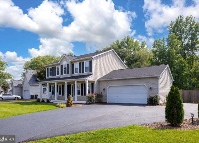 Property at 11814 Arbor Glen Dr, Fredericksburg, VA 22407, 3 beds, 2.5 baths