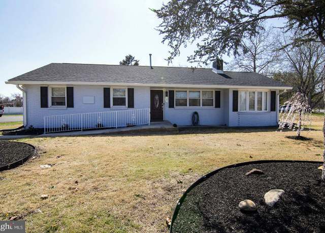 Property at 1 Myers Ave, Berlin, NJ 08009, 3 beds, 1.5 baths