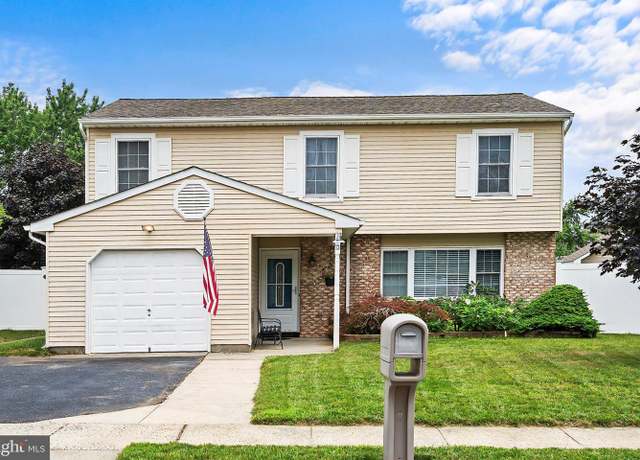 Property at 13 Boulder Dr, Barnegat, NJ 08005, 4 beds, 2 baths