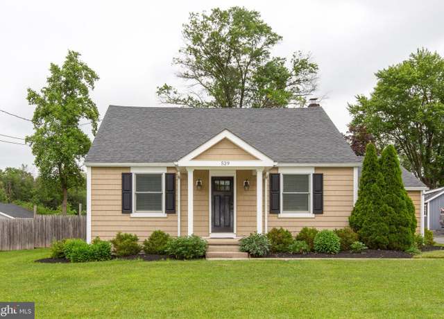 Property at 529 Keystone Dr, Sellersville, PA 18960, 3 beds, 2.5 baths