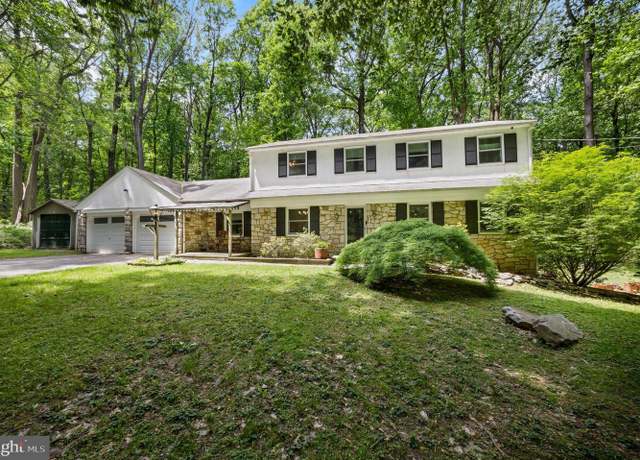 Property at 17 Shamrock Hill Ln, Malvern, PA 19355, 4 beds, 2.5 baths