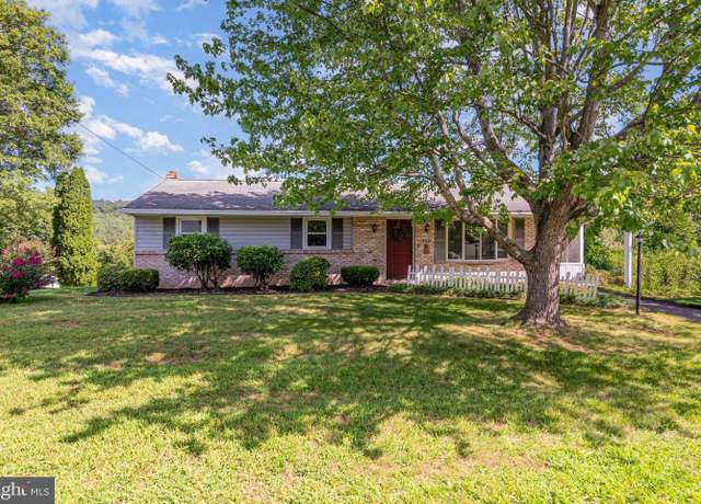 Property at 424 Vesta Dr, Dauphin, PA 17018, 3 beds, 2 baths