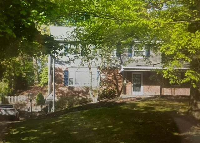 Property at 517 W Woodland Ave, Springfield, PA 19064, 3 beds, 2.5 baths