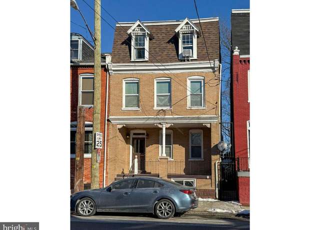 Property at 641 S Queen St, Lancaster, PA 17603, 5 beds