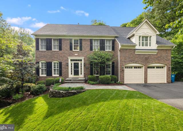 Property at 9526 Claychin Ct, Burke, VA 22015, 5 beds, 3.5 baths