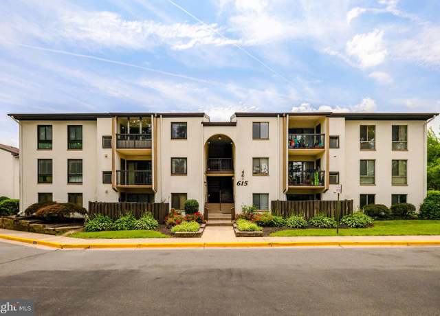 Property at 615 Center St Unit T3, Herndon, VA 20170, 3 beds, 2 baths