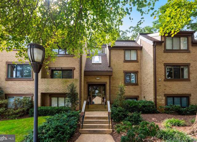 Property at 1645 Parkcrest Cir Unit 7D/200, Reston, VA 20190, 2 beds, 2 baths