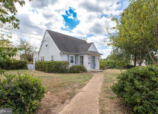 Property at 6115 Bangor Dr, Alexandria, VA 22303, 4 beds, 2 baths