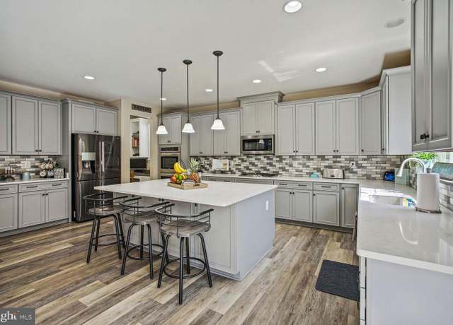Property at 548 Gladiola Way, Stafford, VA 22554, 6 beds, 4 baths