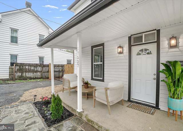 Property at 17527 Virginia Ave, Hagerstown, MD 21740, 3 beds, 1.5 baths