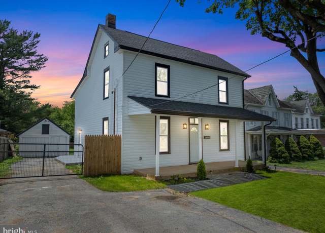 Property at 17527 Virginia Ave, Hagerstown, MD 21740, 3 beds, 1.5 baths