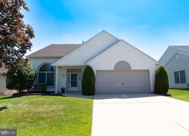 Property at 89 Lantern Ln, Columbus, NJ 08022, 3 beds, 3 baths