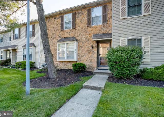 Property at 313 Fountainhall Ct, Mount Laurel, NJ 08054, 2 beds, 2.5 baths