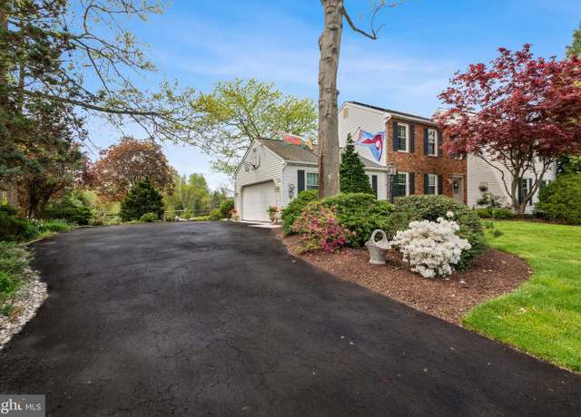 Property at 9 Still Run Dr, Mickleton, NJ 08056, 4 beds, 2.5 baths