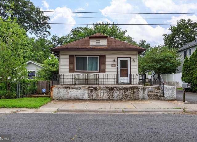 Property at 224 Walling Pl, North Middletown, NJ 07748, 3 beds, 2 baths