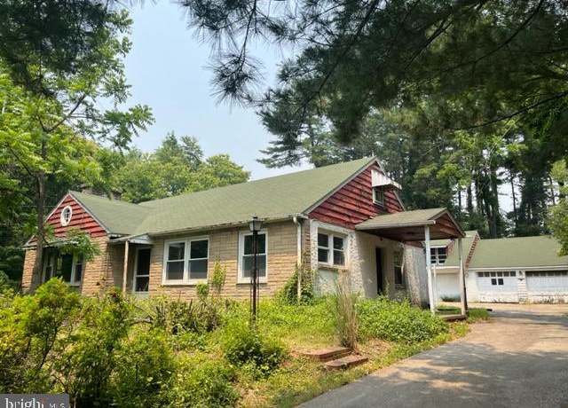 Property at 425 Pawlings Rd, Phoenixville, PA 19460, 2 beds, 1 bath