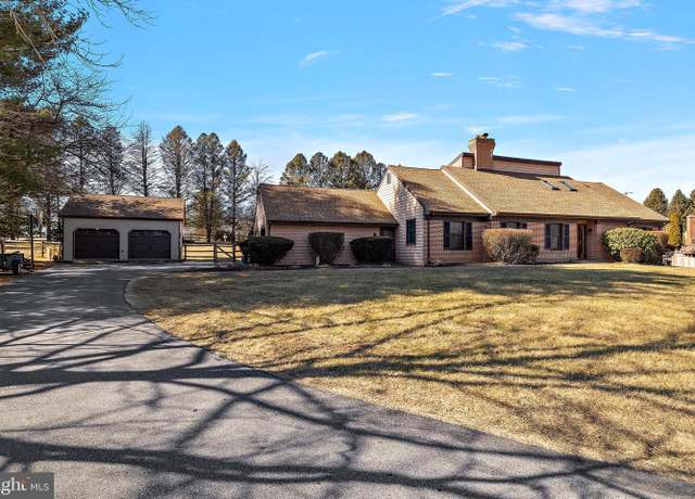 Property at 12 Eleanor Dr, Lincoln University, PA 19352, 4 beds, 2.5 baths
