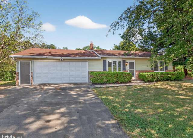 Property at 351 N Colebrook Rd, Manheim, PA 17545, 2 beds, 1 bath