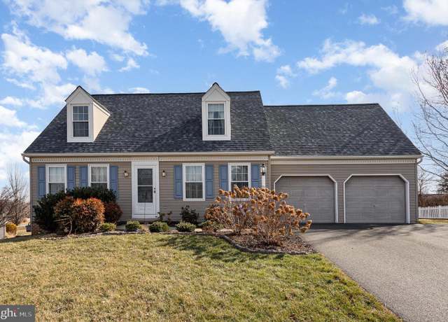 Property at 15 Nina Dr, York, PA 17402, 3 beds, 2 baths