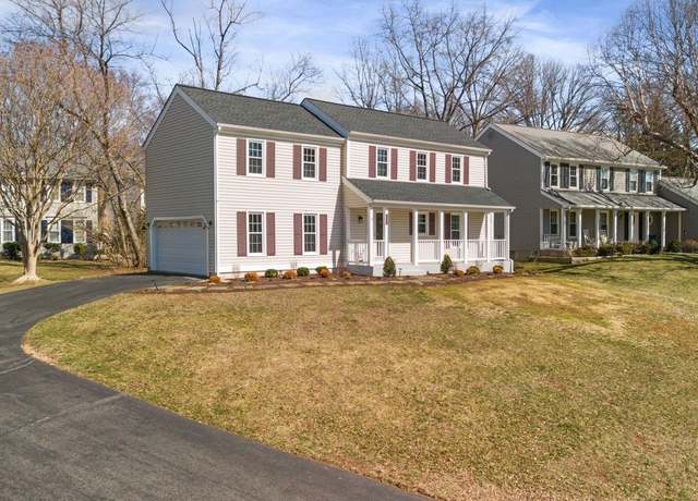 Property at 12492 Alexander Cornell Dr, Fairfax, VA 22033, 4 beds, 2.5 baths