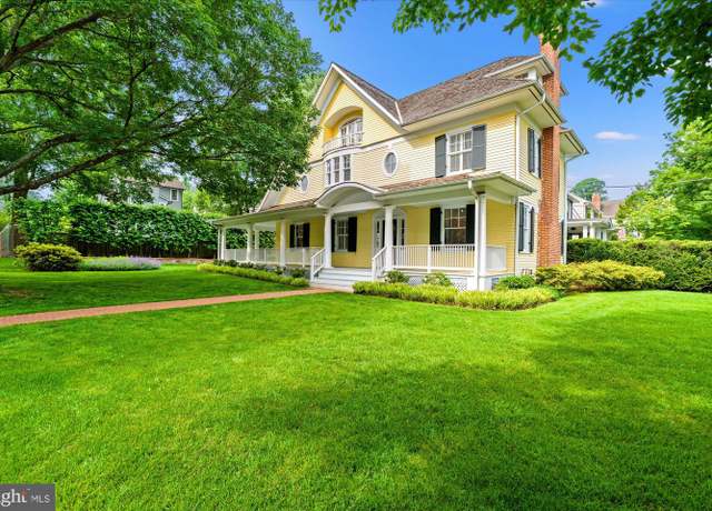 Property at 3700 Underwood St, Chevy Chase, MD 20815, 4 beds, 2.5 baths