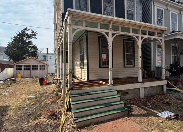 Property at 428 Locust Ave, Burlington, NJ 08016, 5 beds, 2 baths