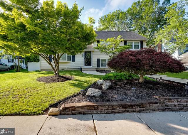 Property at 104 Green Briar Dr, Delran, NJ 08075, 4 beds, 1.5 baths