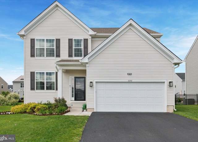Property at 2353 Twin Lakes Dr, Quakertown, PA 18951, 4 beds, 2.5 baths