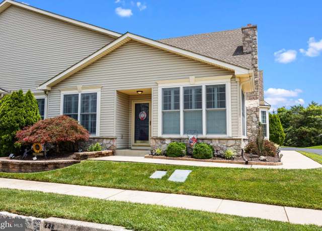 Property at 238 Sugarberry Ln, Langhorne, PA 19047, 3 beds, 2 baths