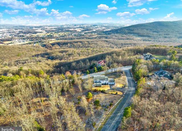 Property at 1065 Kuhn Rd, Boiling Springs, PA 17007, 5 beds, 3.5 baths